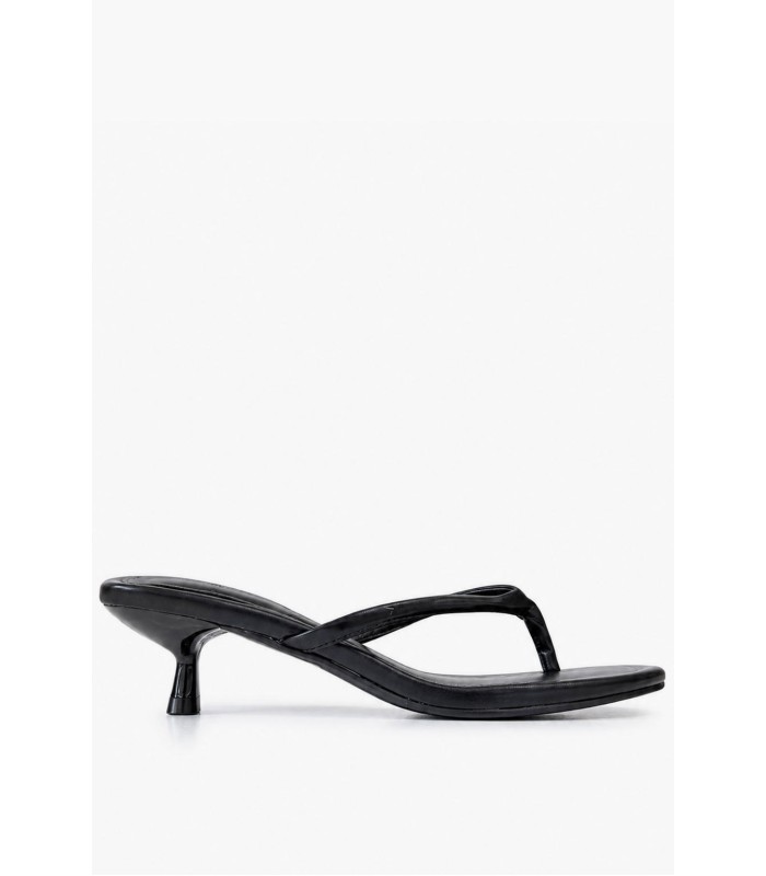 Μαύρα mules με διχάλα και kitten heel