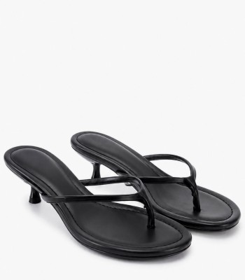 Μαύρα mules με διχάλα και kitten heel
