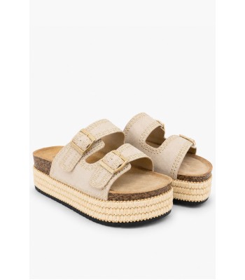 Μπεζ flatform με διπλή αγκράφα και διακοσμητικά τρουκς