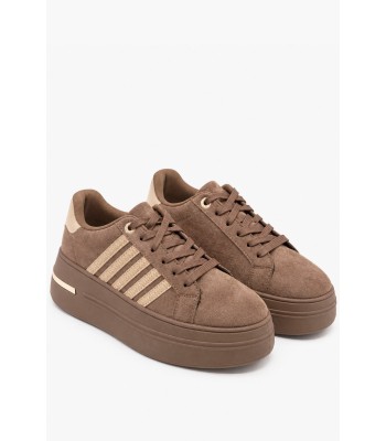 Καφέ sneakers suede με ψηλή platform σόλα και χρυσές λεπτομέρειες