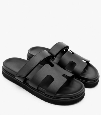 Μαύρα flatform σανδάλια με σχέδιο Η