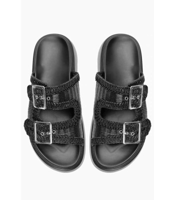 Flatform σανδάλι σε μαύρο χρώμα με διπλή αγκράφα και ανάγλυφη πλέξη