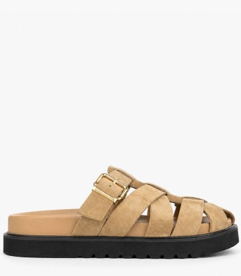 Μπεζ flatform με πλεγμένα λουριά και αγκράφα