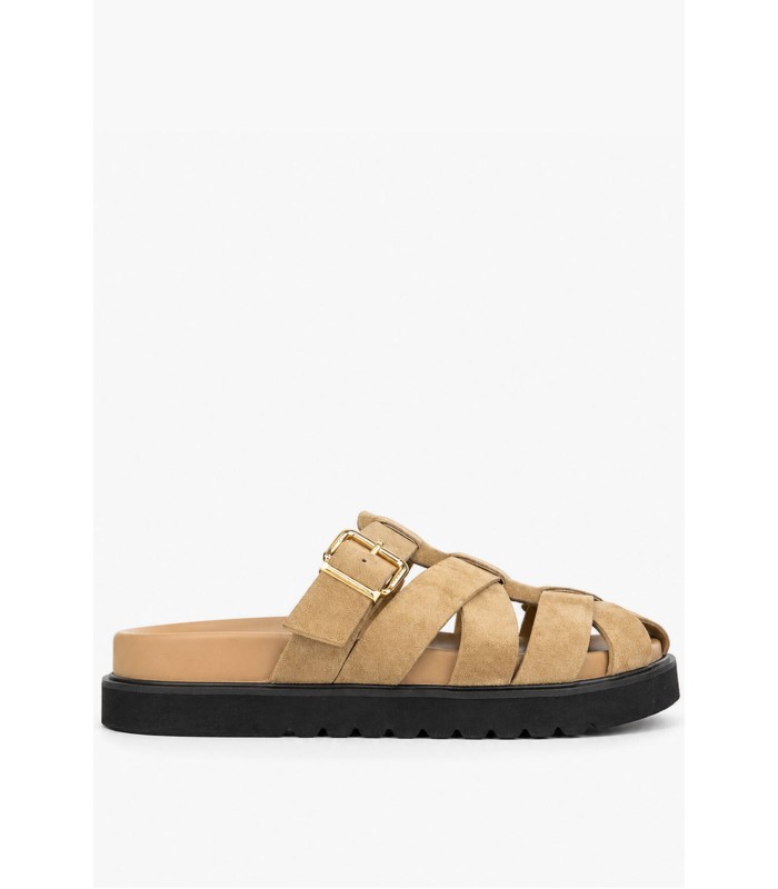 Μπεζ flatform με πλεγμένα λουριά και αγκράφα