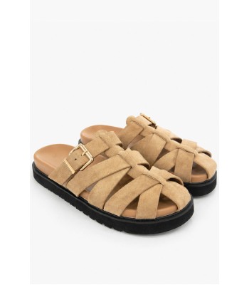 Μπεζ flatform με πλεγμένα λουριά και αγκράφα