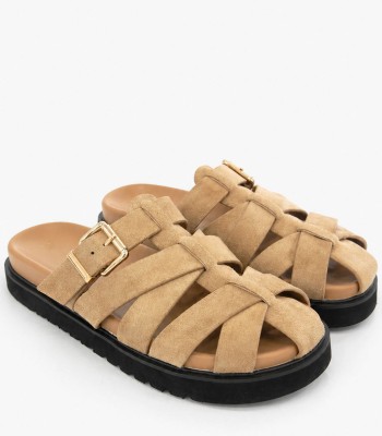 Μπεζ flatform με πλεγμένα λουριά και αγκράφα