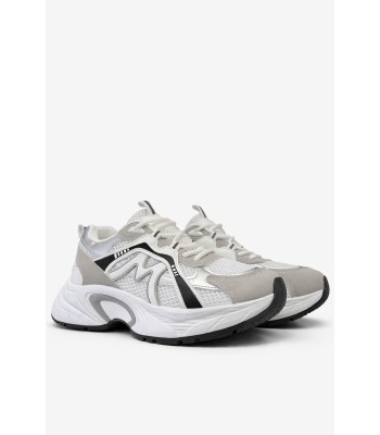 Λευκό chunky sneaker με mesh και μαύρες λεπτομέρειες