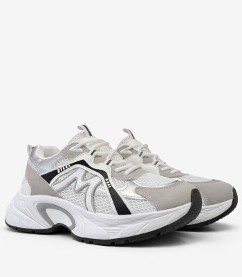 Λευκό chunky sneaker με mesh και μαύρες λεπτομέρειες