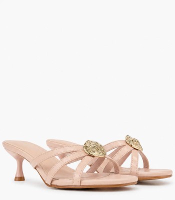 Nude mule kitten heel με λεπτές φάσες και χρυσή αγκράφα