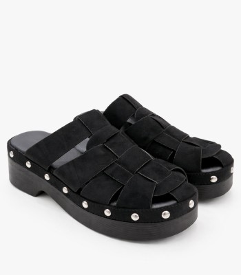 Μάυρα flatform mules με πλεγμένες φάσες και τρουκς