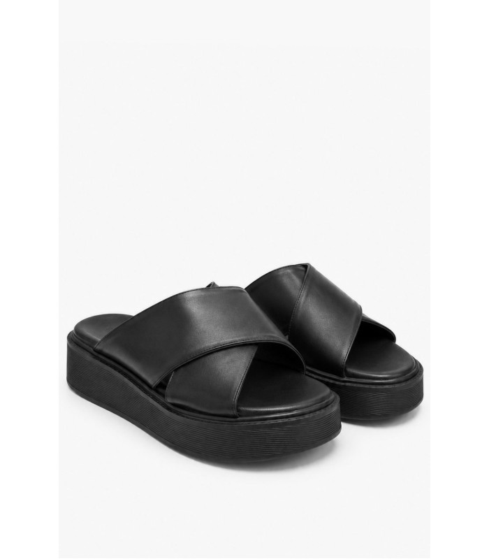 Μαύρο flatform με χιαστί σχέδιο