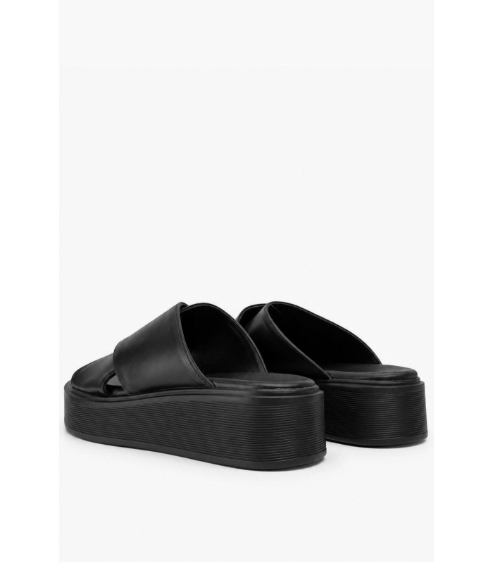 Μαύρο flatform με χιαστί σχέδιο