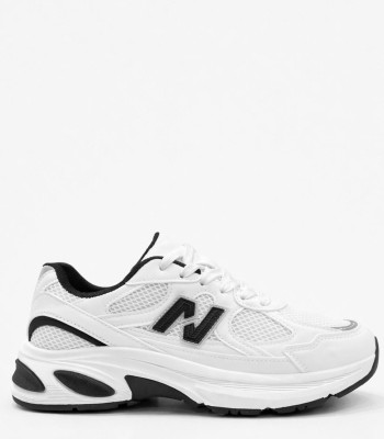 Λευκό sneaker chunky με μαύρες λεπτομέρειες