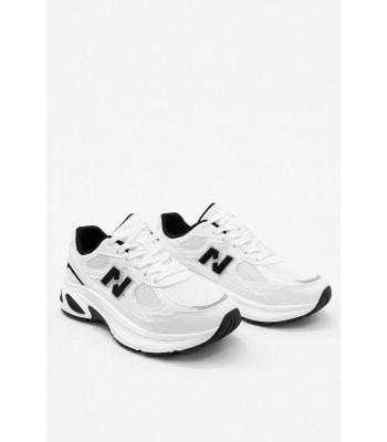 Λευκό sneaker chunky με μαύρες λεπτομέρειες
