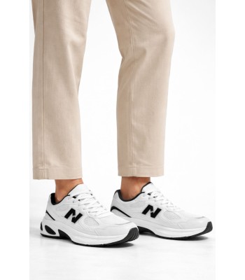 Λευκό sneaker chunky με μαύρες λεπτομέρειες