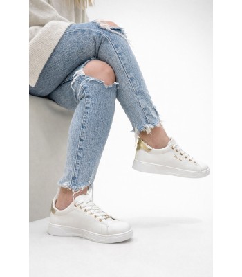 Λευκό sneaker με χρυσές λεπτομέρειες