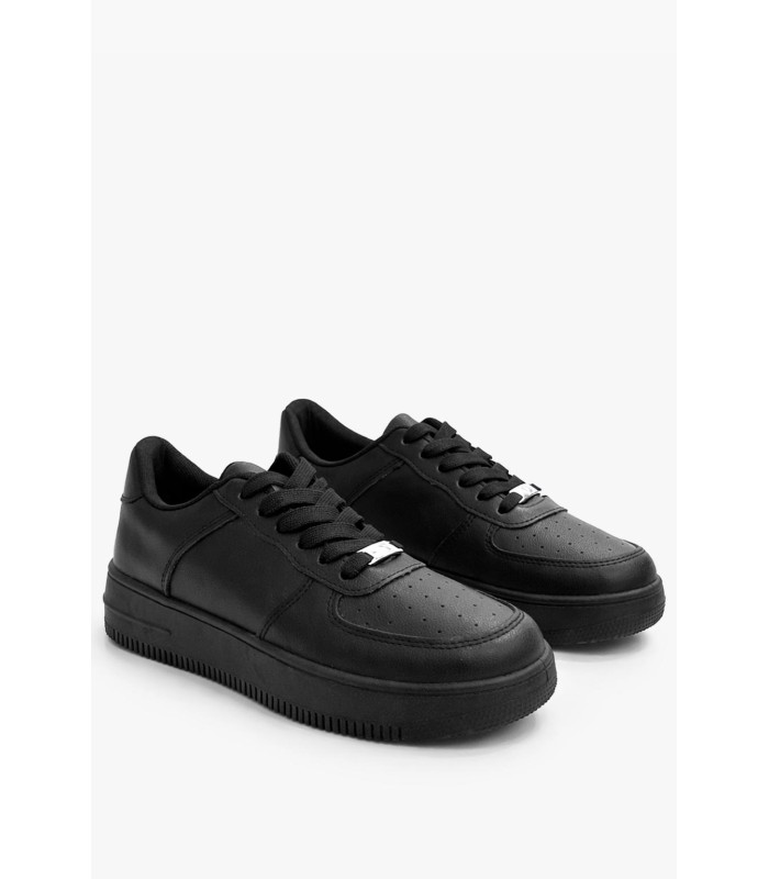 Μαύρο sneaker με χοντρή σόλα