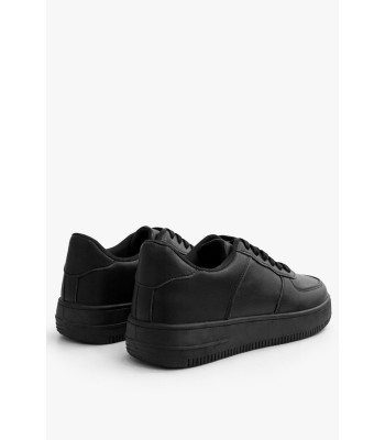 Μαύρο sneaker με χοντρή σόλα