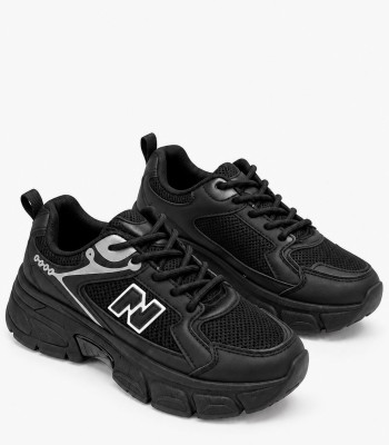 Μαύρα chunky sneakers με mesh και ασημί λεπτομέρειες