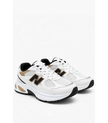Λευκά chunky sneakers με μπεζ και μαύρες λεπτομέρειες