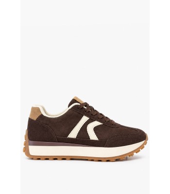 Καφέ suede sneakers με εκρού λεπτομέρειες