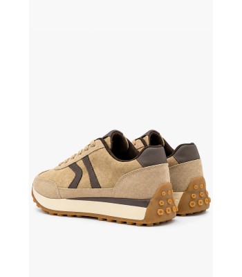 Κάμελ suede sneakers με καφέ λεπτομέρειες