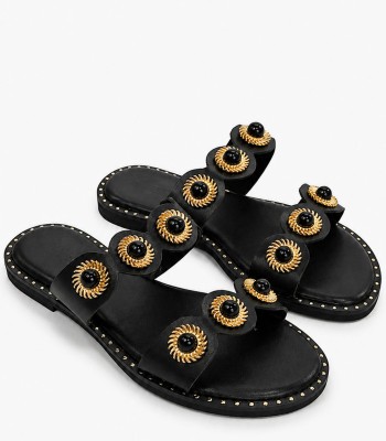 Μαύρα boho σανδάλια με χρυσά διακοσμητικά στοιχεία