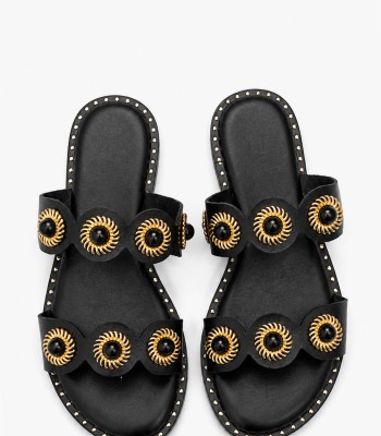 Μαύρα boho σανδάλια με χρυσά διακοσμητικά στοιχεία