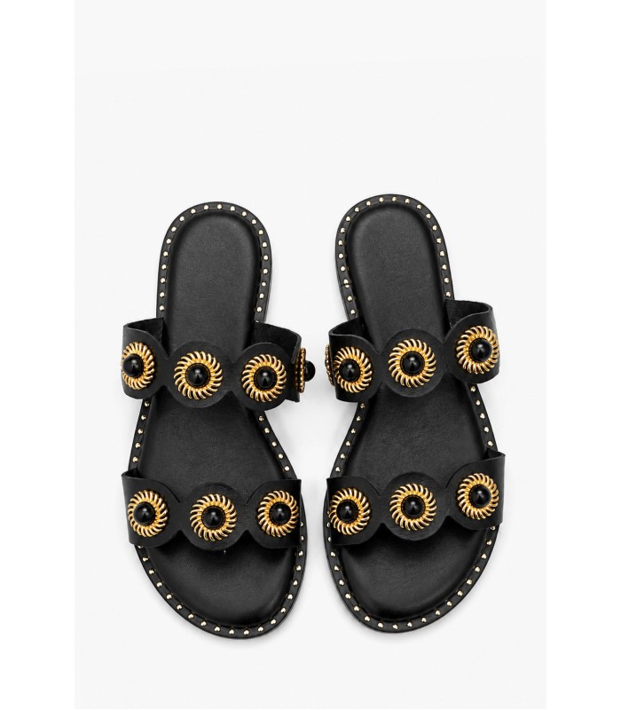 Μαύρα boho σανδάλια με χρυσά διακοσμητικά στοιχεία