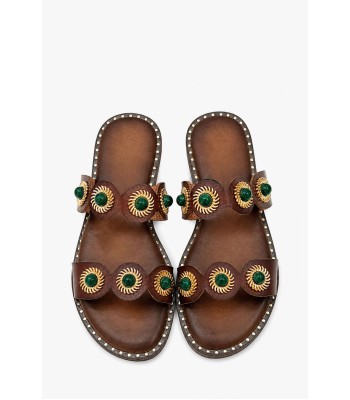 Καφέ boho σανδάλια με διακοσμητικές πέτρες