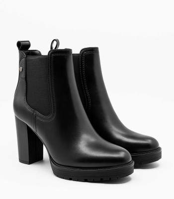 Μαύρο ankle boot με χοντρό τακούνι και ελαστικά πλαϊνά