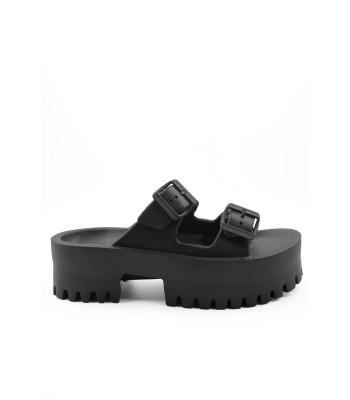 Chunky flatform σανδάλι με διπλή αγκράφα και τρακτερωτή σόλα σε μαύρο χρώμα