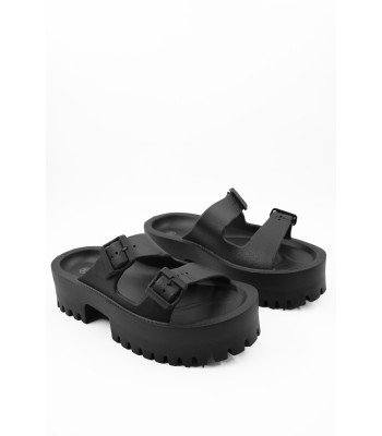 Chunky flatform σανδάλι με διπλή αγκράφα και τρακτερωτή σόλα σε μαύρο χρώμα