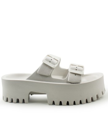 Chunky flatform σανδάλι με διπλή αγκράφα και τρακτερωτή σόλα σε λευκό χρώμα