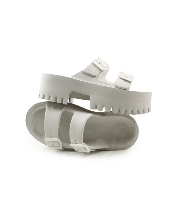Chunky flatform σανδάλι με διπλή αγκράφα και τρακτερωτή σόλα σε λευκό χρώμα