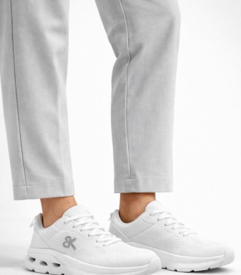 Λευκό υφασμάτινο sneaker με αερόσολα