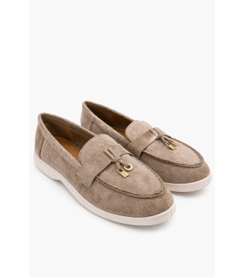 Χακί loafer με διακοσμητικό μεταλλικό στοιχείο