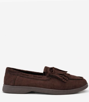 Καφέ loafer με διακοσμητικά κρόσσια
