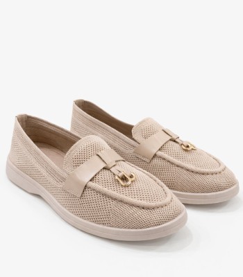 Μπεζ loafer με διάτρητο σχέδιο