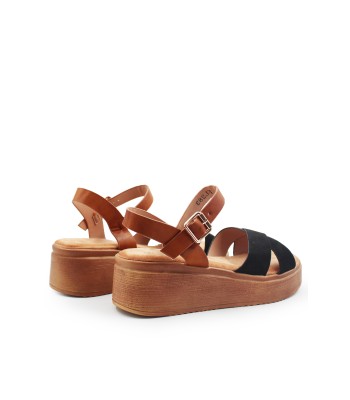 Flatform με χιαστί φάσα σε μαύρο χρώμα και καφέ λουράκι αστραγάλου