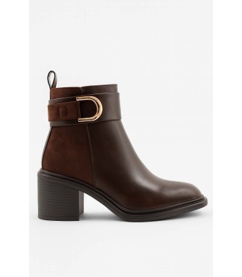 Καφέ ankle boot με χοντρό τακούνι και χρυσή αγκράφα