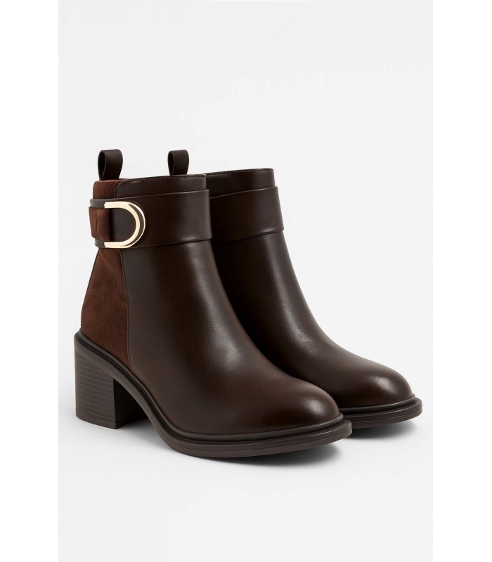Καφέ ankle boot με χοντρό τακούνι και χρυσή αγκράφα