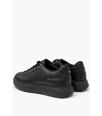 Μαύρο sneaker με μαύρη σόλα και χρυσές λεπτομέρειες