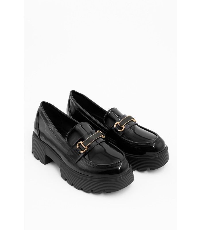 Μαύρο λουστρίνι loafer με χρυσή αγκράφα και chunky σόλα