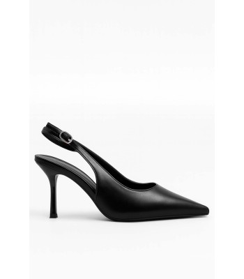 Μαύρη μυτερή γόβα slingback με λεπτό τακούνι