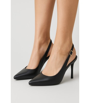 Μαύρη μυτερή γόβα slingback με λεπτό τακούνι