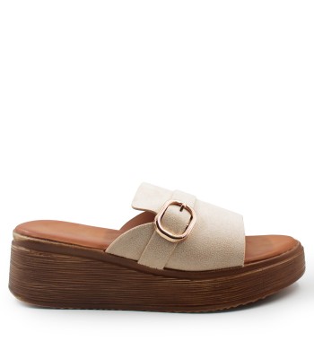 Flatform σε μπεζ χρώμα με φαρδιά φάσα και μεταλλική αγκράφα