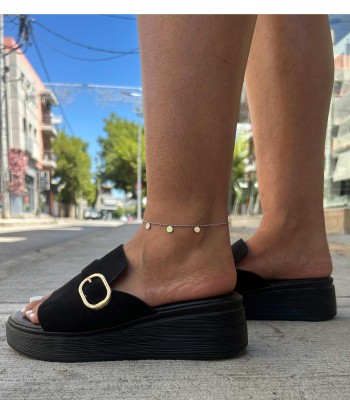 Flatform σε μαύρο χρώμα με φαρδιά φάσα και μεταλλική αγκράφα