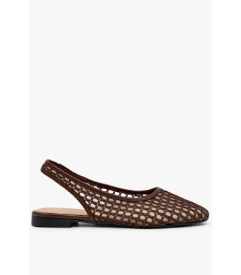 Καφέ slingback με διάτρητη πλέξη και flat σόλα