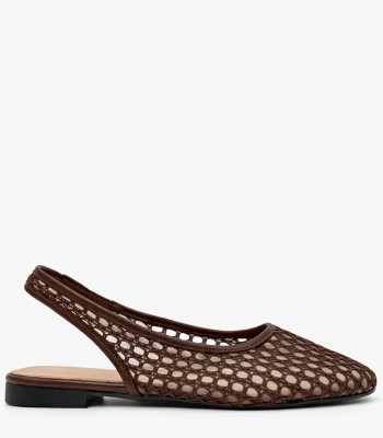 Καφέ slingback με διάτρητη πλέξη και flat σόλα